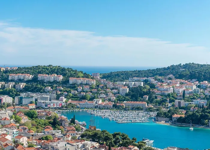 Dili & * Dubrovnik
